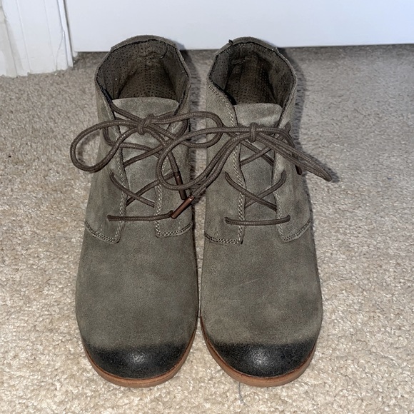 Toms Booties - Picture 2 of 2